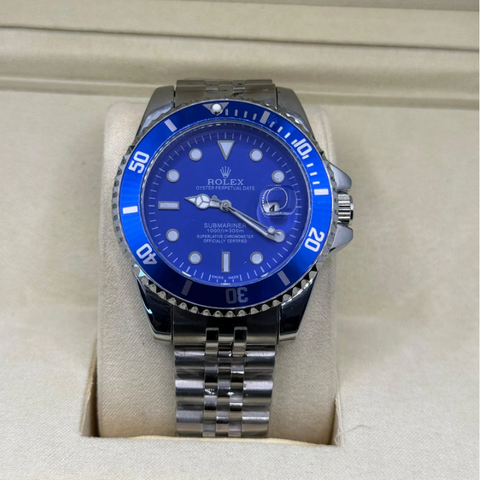 Rolex submariner silver with date dial